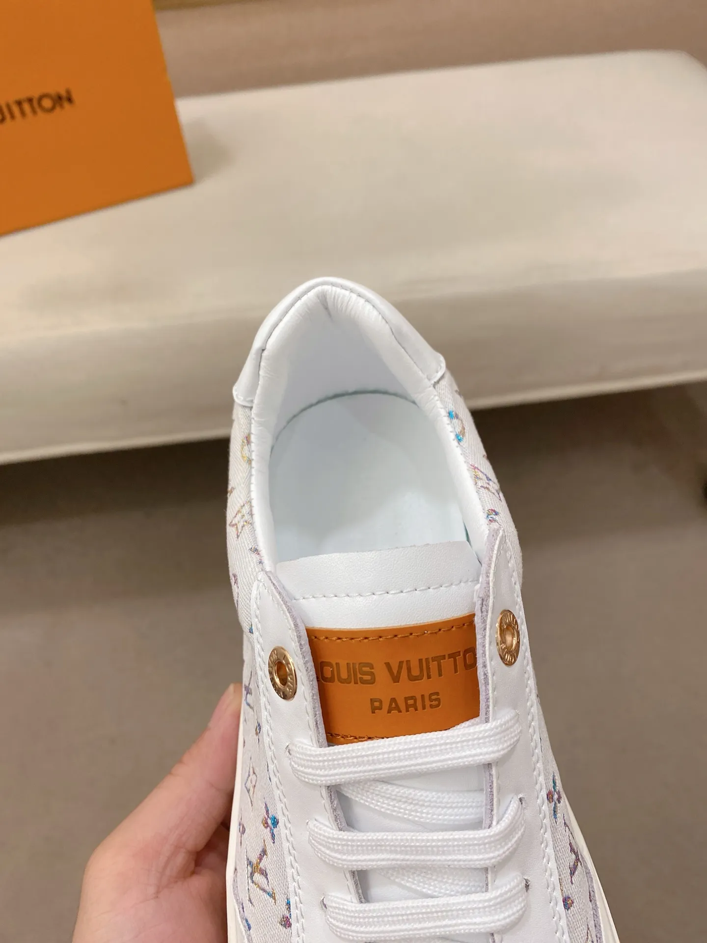 Men's clothing and shoes 400💰Louis Vuitton (Louis Vuitton/LV) top 🔍🔍 new models are on sale at the same time, the upper 🇮🇹 imported first-layer cowhide from Italy, fully imported sheepskin lining 💪💪, completely 1⃣️ to 1 ⃣️Re-engraved🇮🇹💪💪, ⚠Sole: The original sole is specially provided by the original factory, the exclusive movable molded sole is super comfortable, ⚠The original factory follows the order, 🔍🔍high quality, you can enter and exit the counter at will, welcome to compare⚠. Code number:38-44